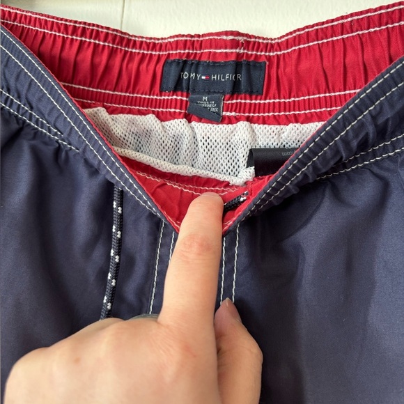 🎉4/30$🎉 Tommy Hilfiger Swim Shorts – Size Medium ✨ - Picture 4 of 6